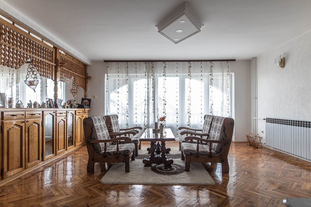 Gastarbajtersko selo kod Šapca, u kućama Luj Viton i Versaće