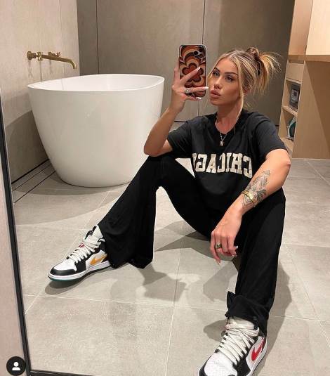 Laura Ejmi objavila sliku u tangama