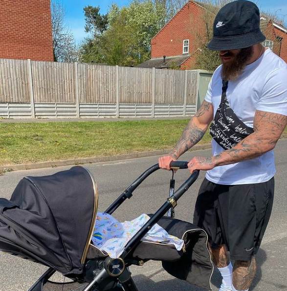 rijaliti zvezdi umrla beba koja je imala leukemiju05