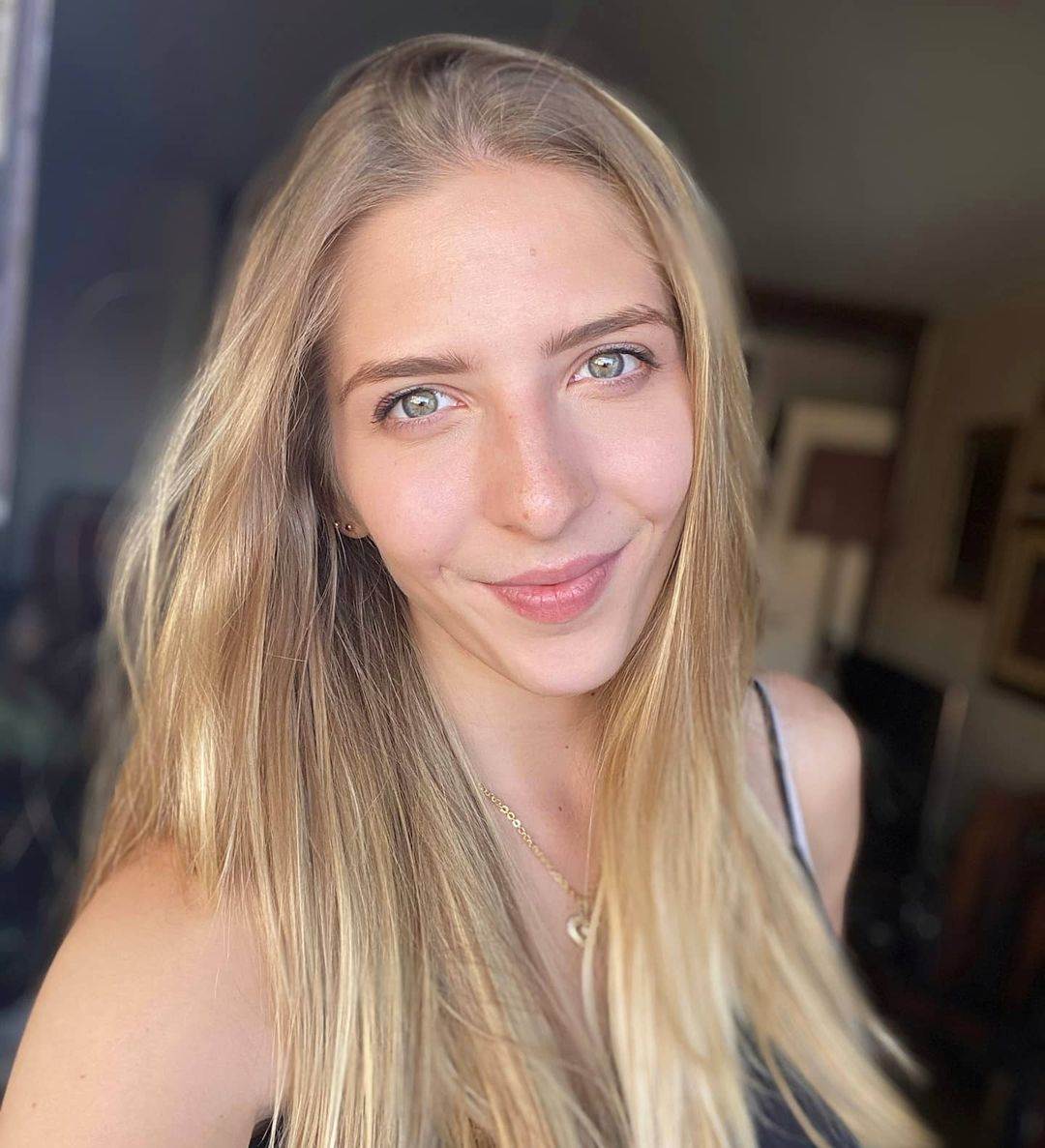 Nina Stojiljković (17)