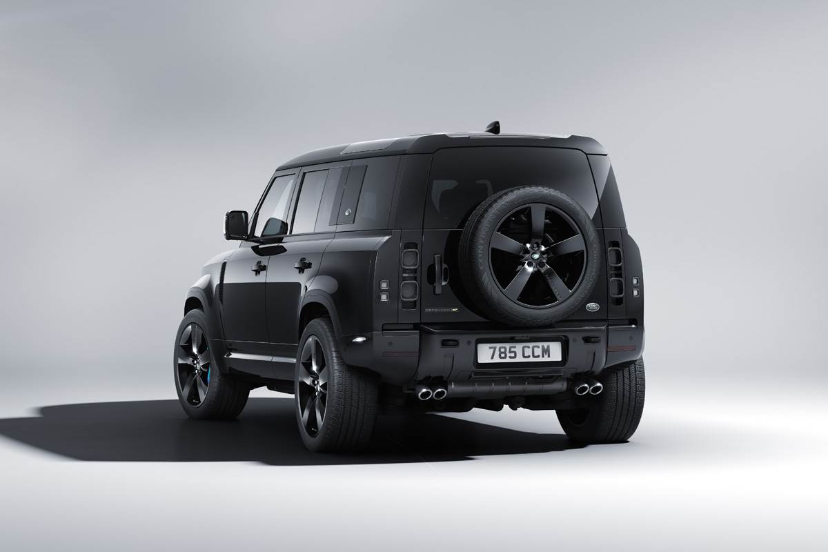LAND ROVER DEFENDER V8 BOND EDITION (3)