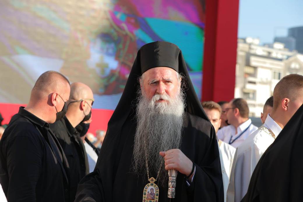 Građani stigli u Podgoricu sa zastavama