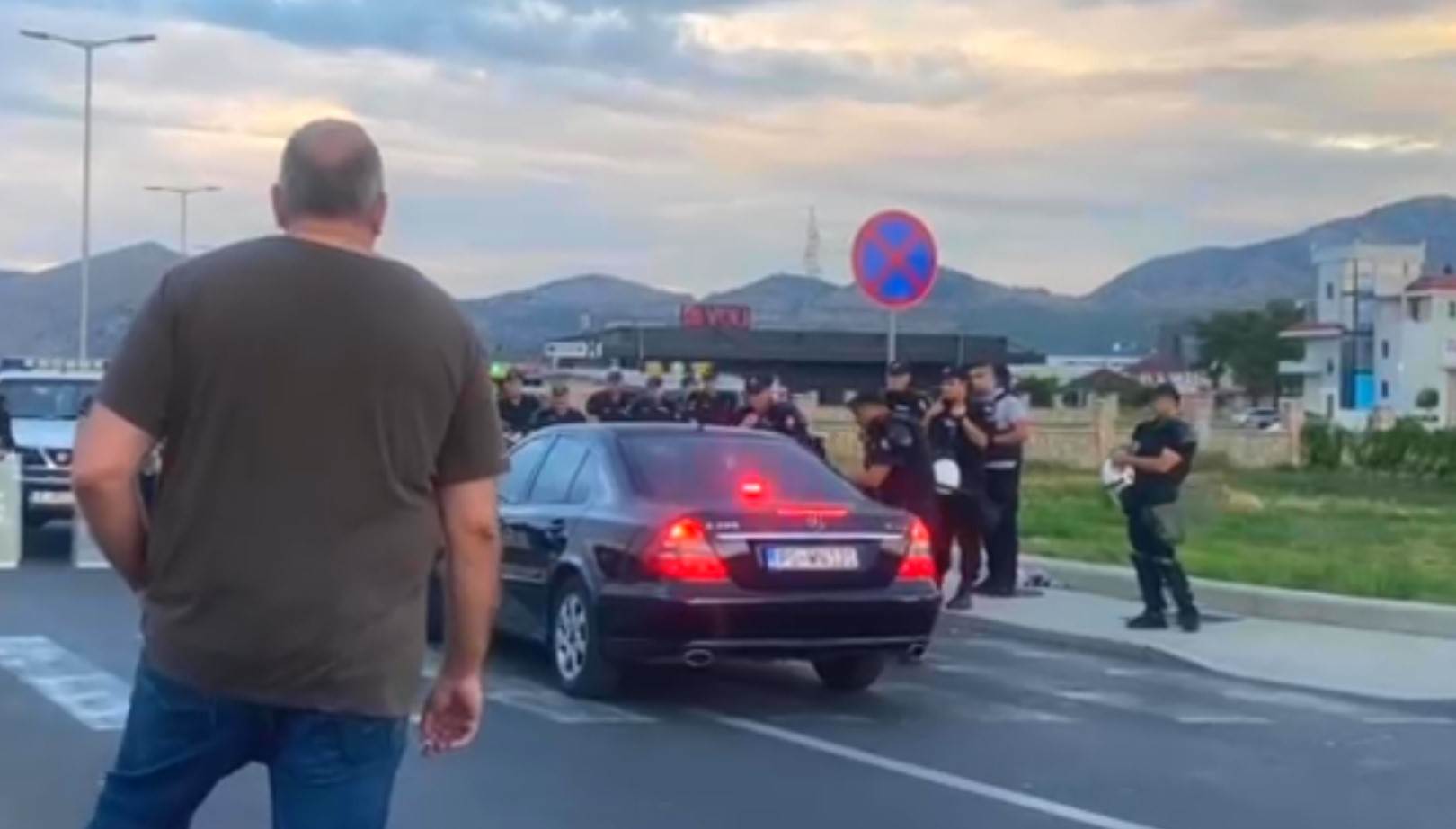 Crna gora, neredi, policija (2)