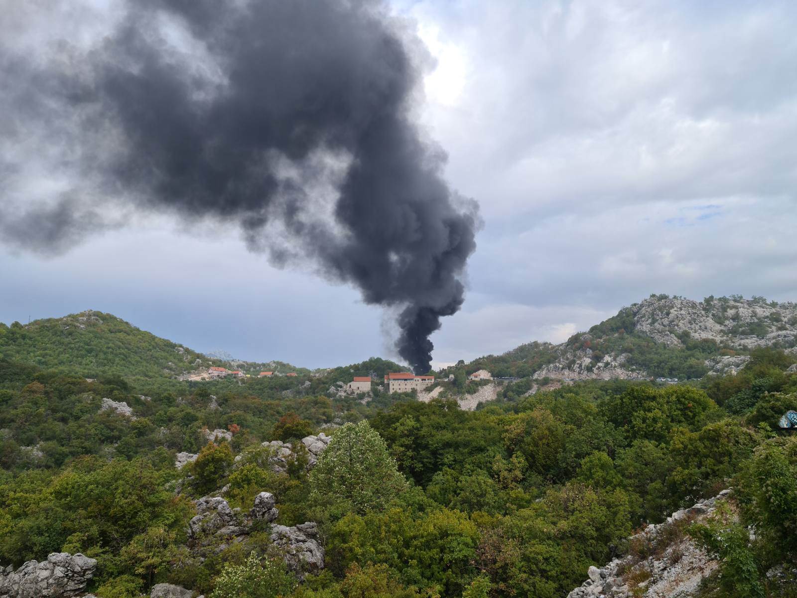 Joanikije i Porfirije stigli u Crnu Goru i obratili se narodu