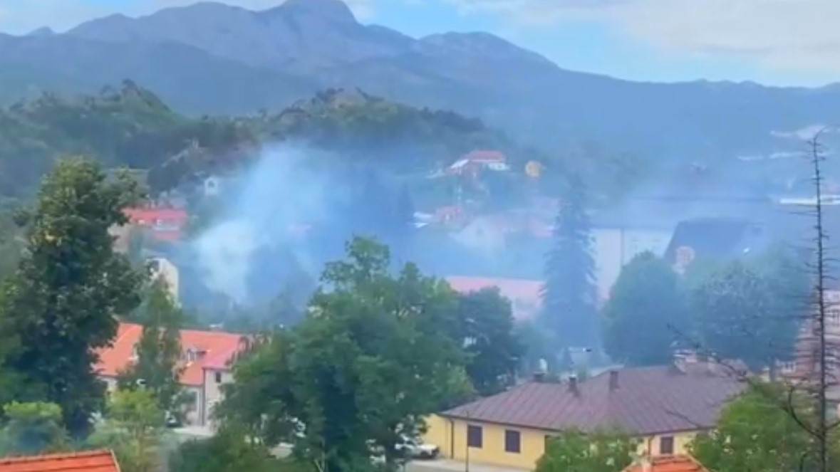 Neredi Crna Gora (3)