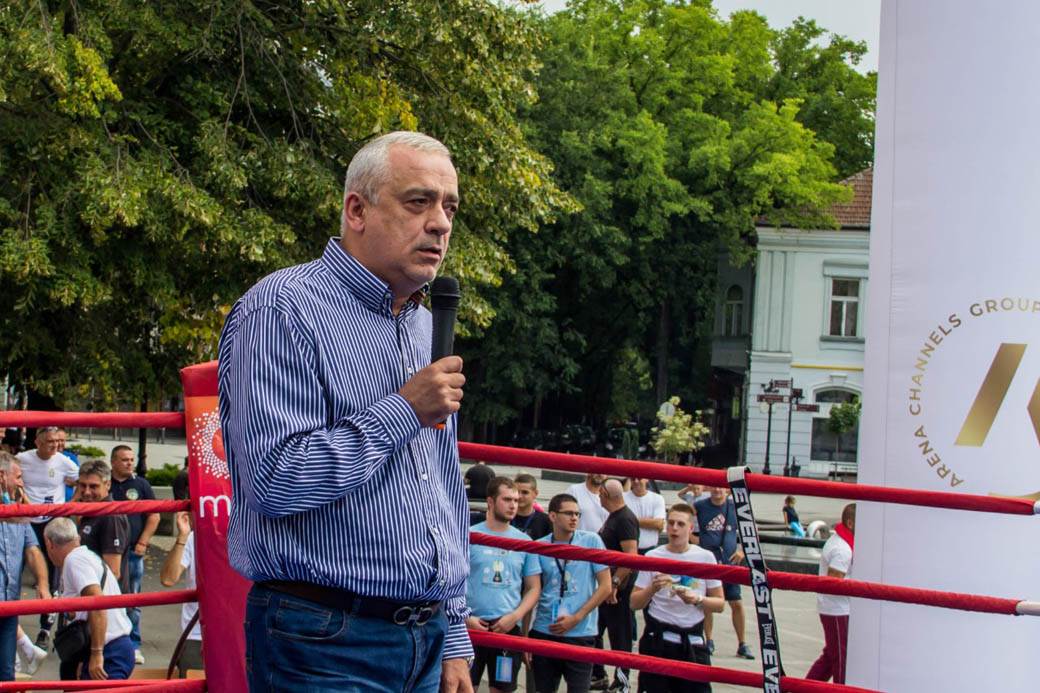 Gradonacelnik, obracanje sa Trga