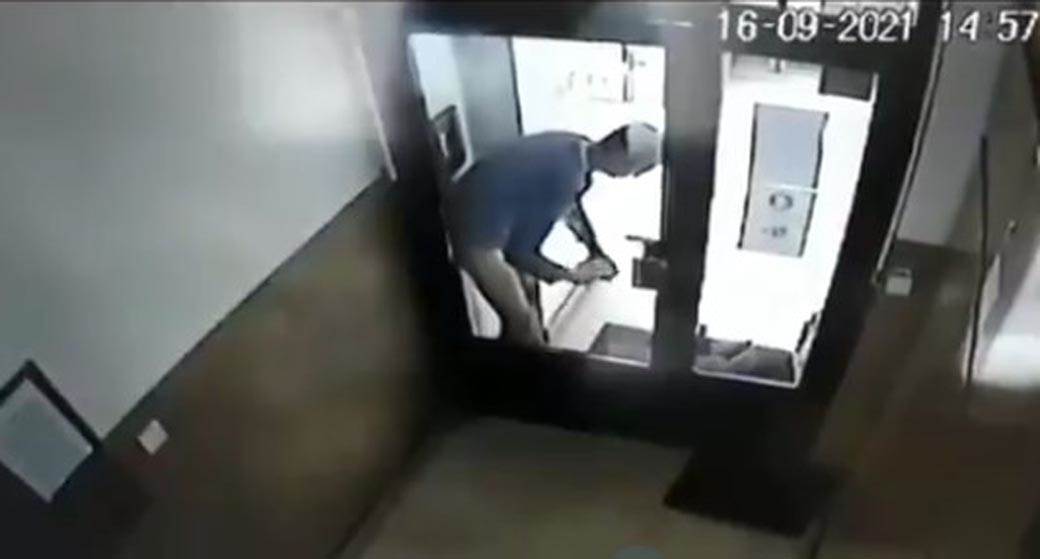 vršenje nužde, ulaz zgrade (5)