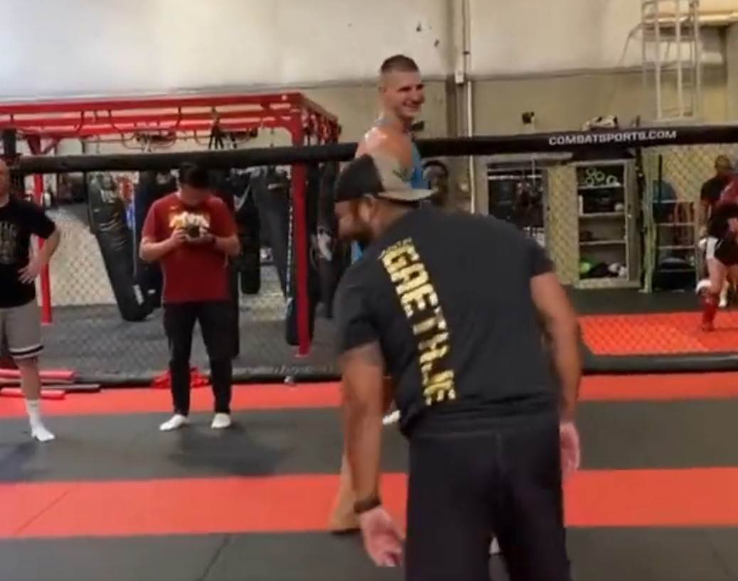 Nikola Jokić, MMA Trening (7)