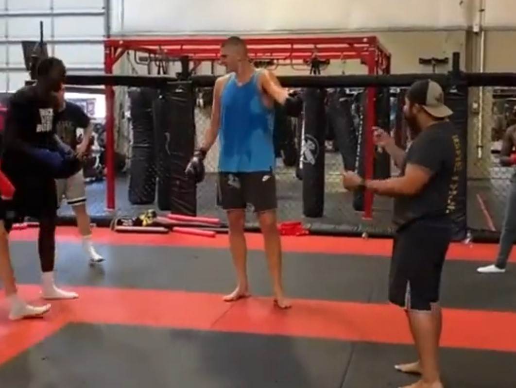 Nikola Jokić, MMA Trening (8)