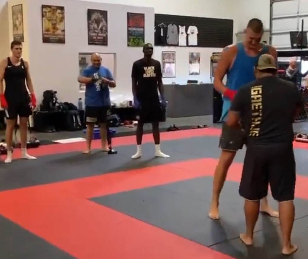 Nikola Jokić, MMA Trening (11)