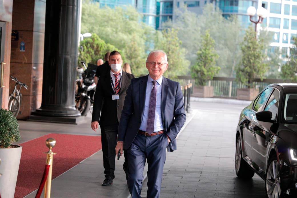 Zdravko Čolić pevao na venčanju Kostadina Terzića