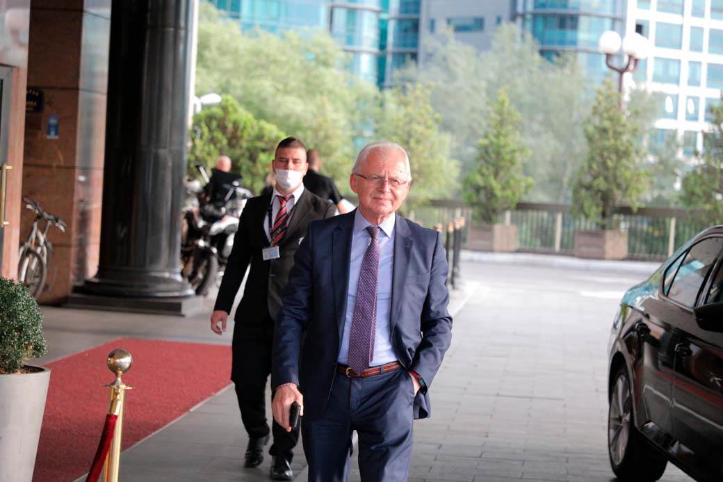 Zdravko Čolić pevao na venčanju Kostadina Terzića