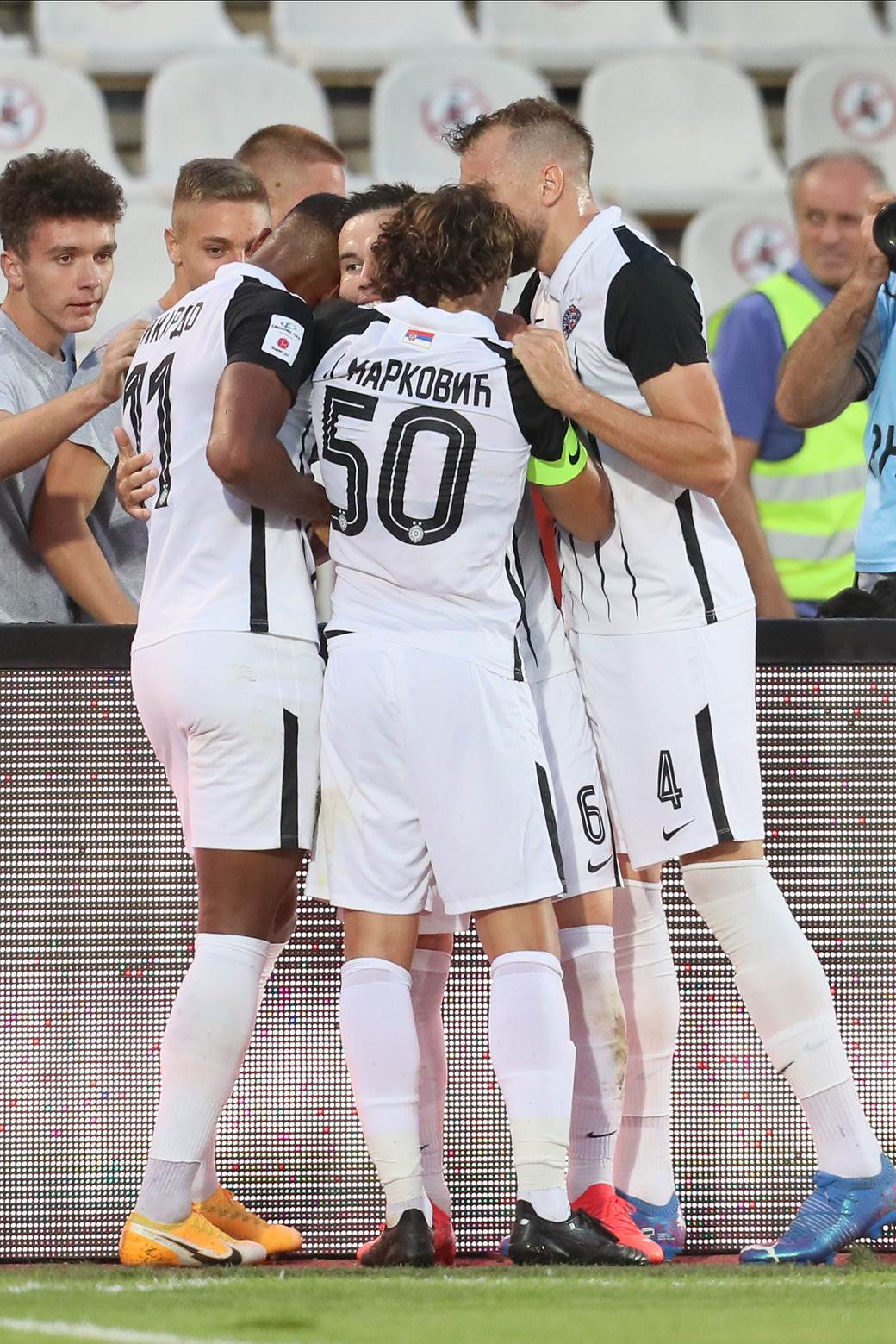 Partizan proslava gola  (1)