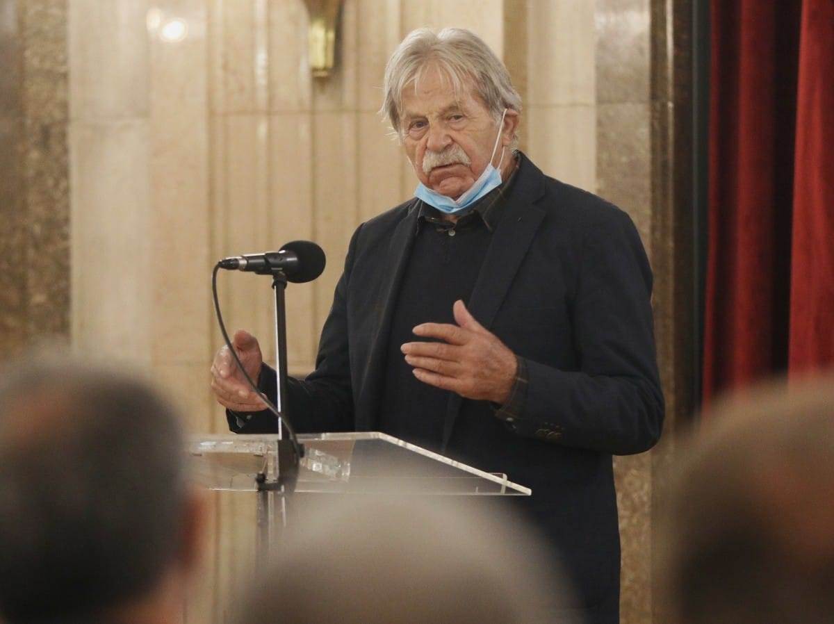 Ljubivoje Ršumović (1)