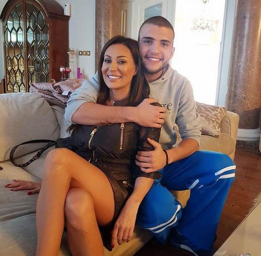 Screenshot 2021-09-23 225542