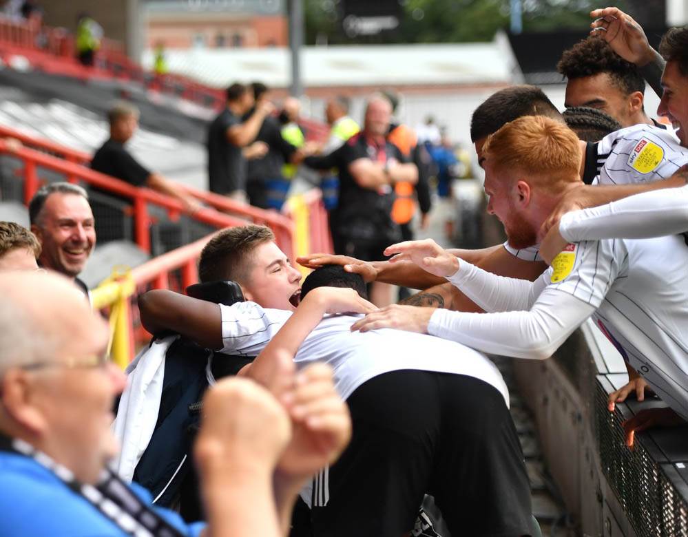 fulam igrači slavlje (1)