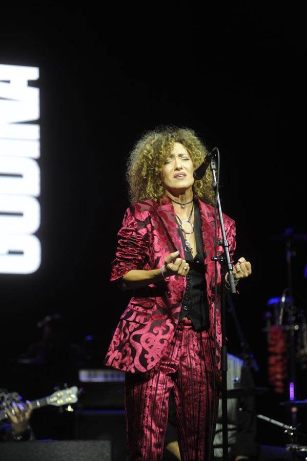 Jelena Zana zaplakala na koncertu zbog Marine Tucaković