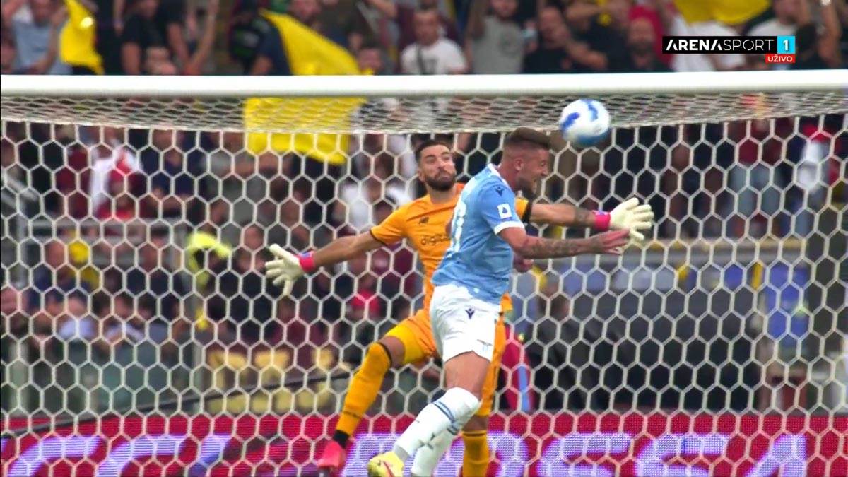 Lacio, Roma, Udarac u glavu (4)