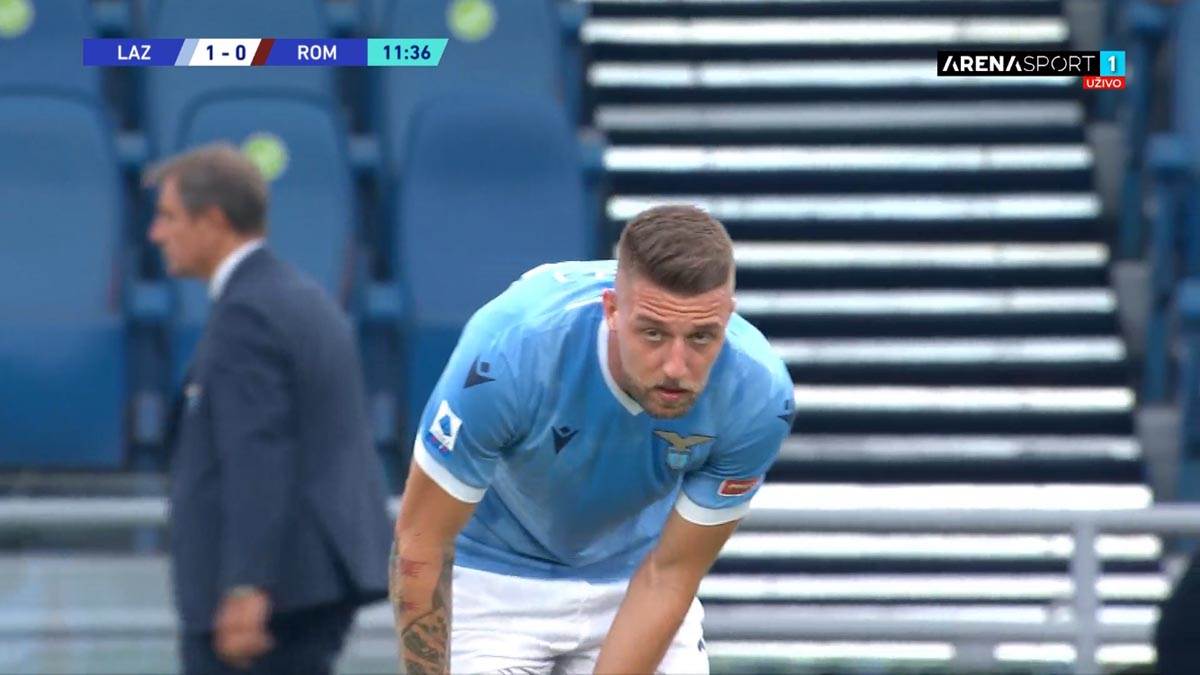 Lacio, Roma, Udarac u glavu (8)