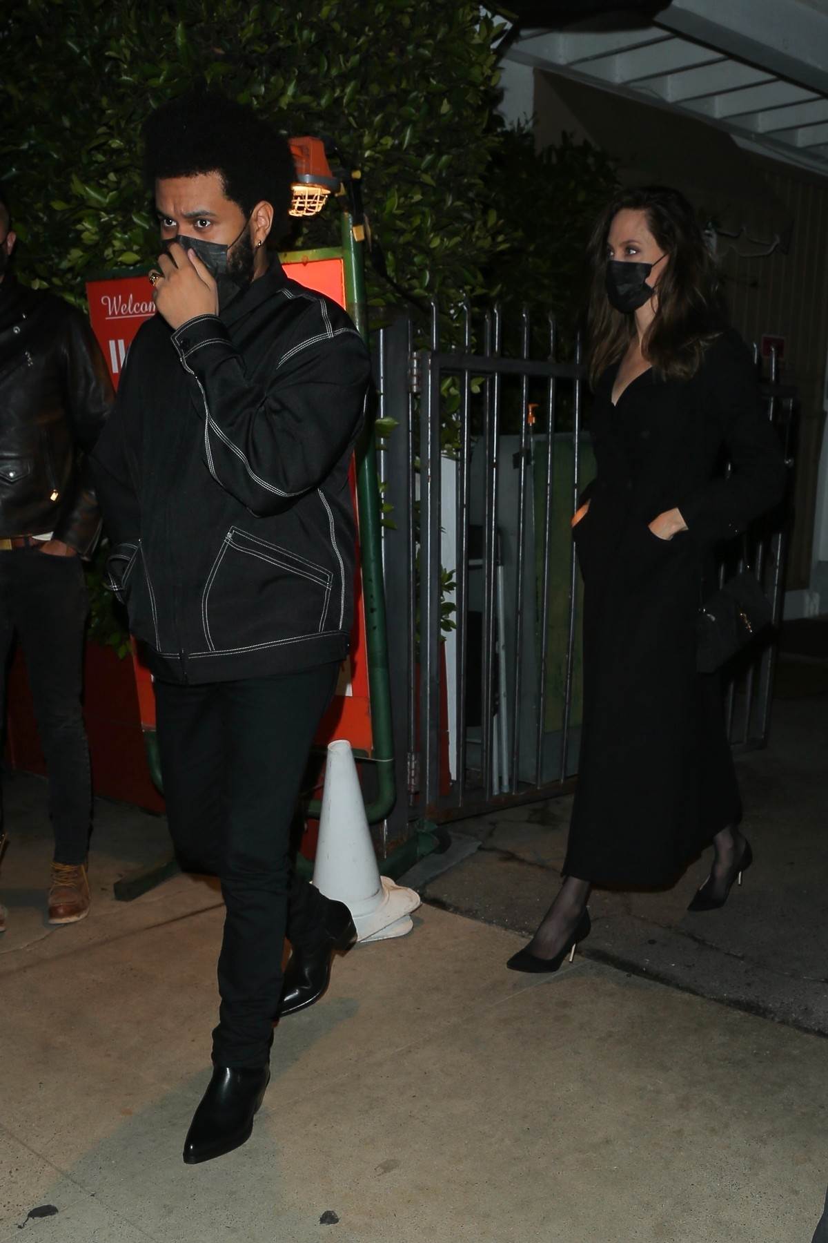 Angelina Jolie, The Weekend (3)