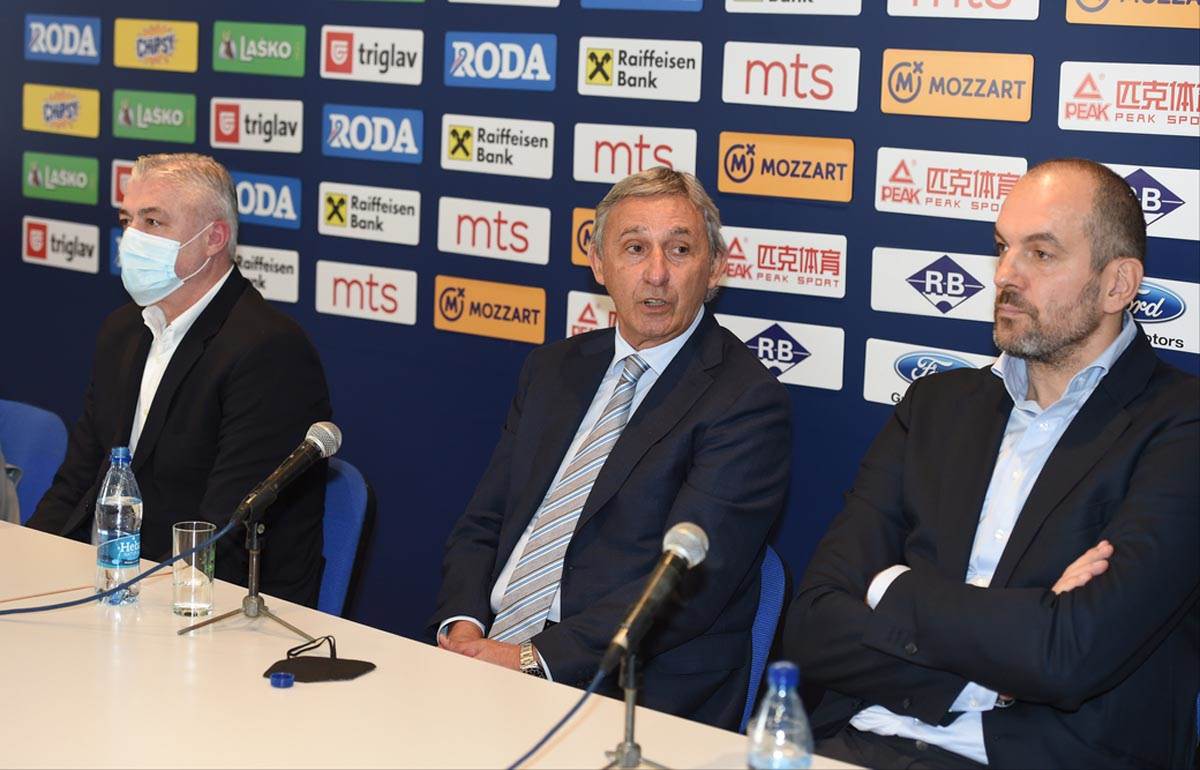 Svetislav Pešić, konferencija za štampu (5)