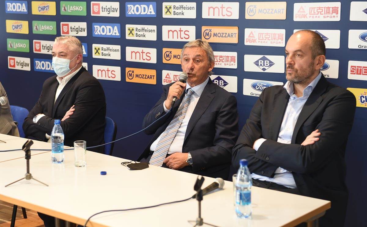 Svetislav Pešić, konferencija za štampu (7)