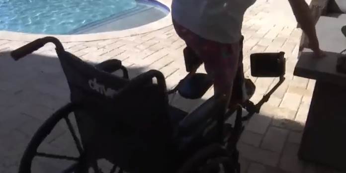 Dečak preživeo napad ajkule (4)