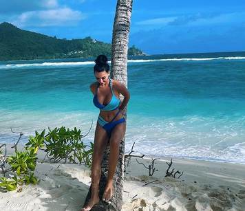 Helena Topalović u bikiniju guza