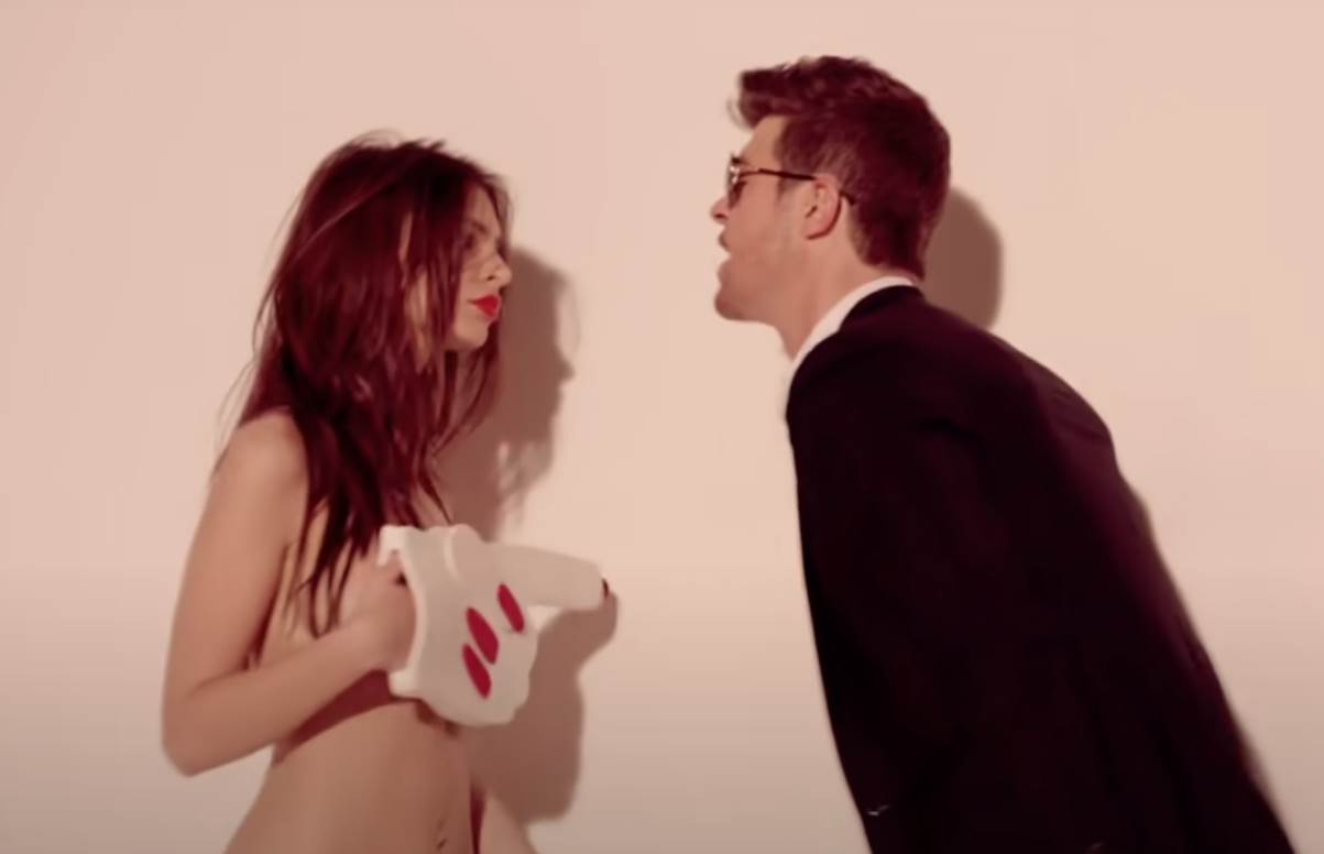 spot blurred lines8