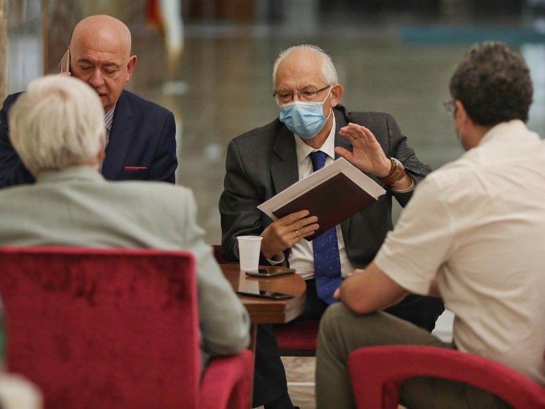 Sednica kriznog štaba (2)