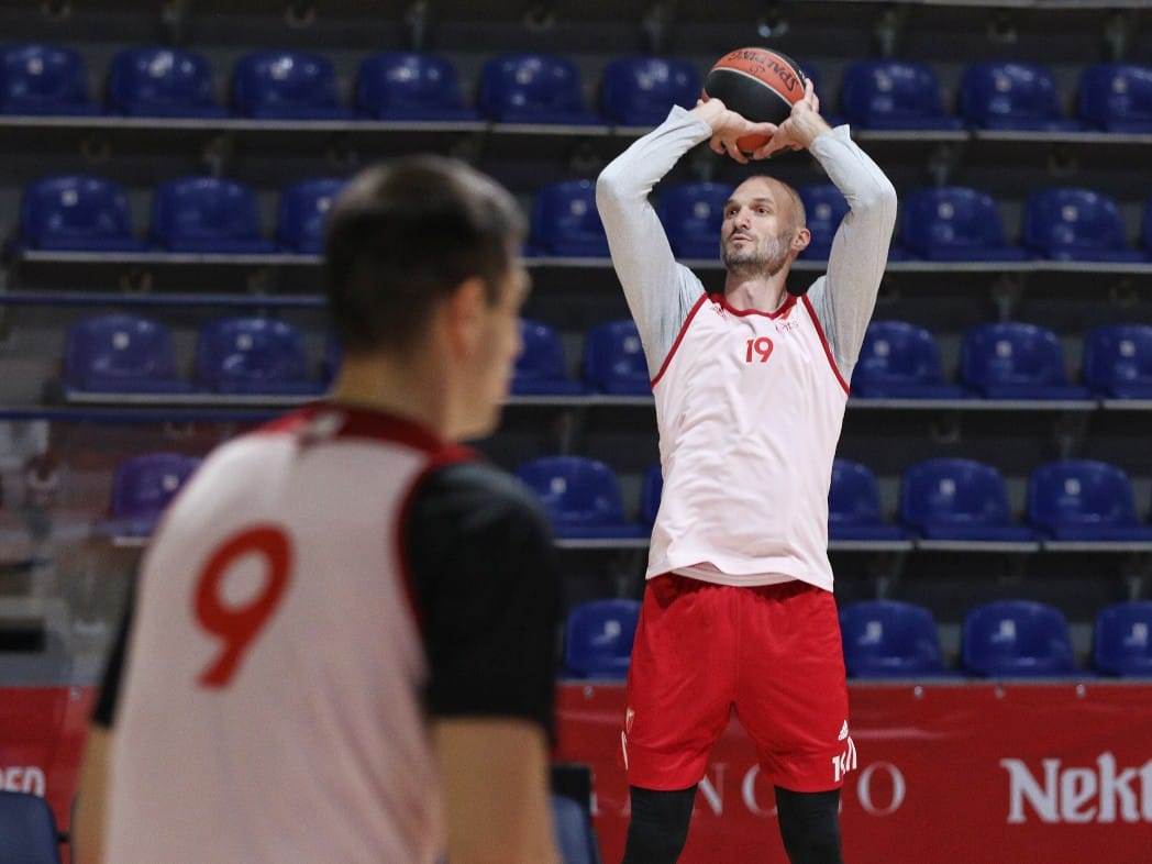 Košarkaši Crvena Zvezda  (9)