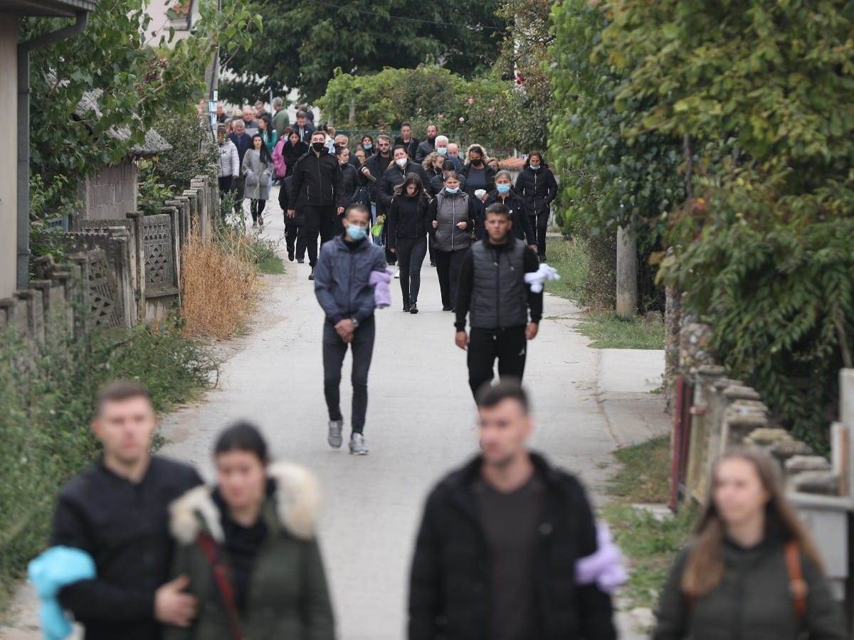 Povorka, sahrana porodice Đokić (2)