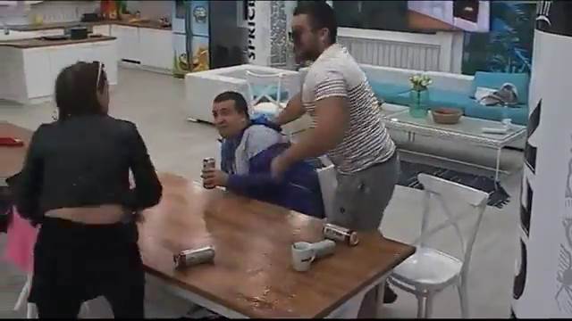 Svadja, tuča, zadruga (5)