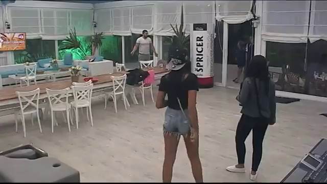 Svadja, tuča, zadruga (8)