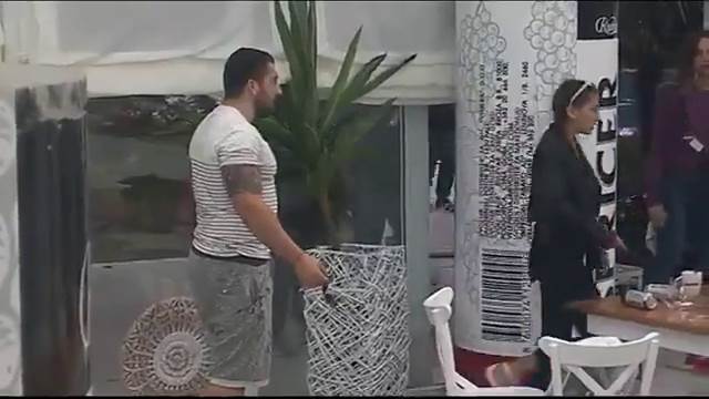 Svadja, tuča, zadruga (10)