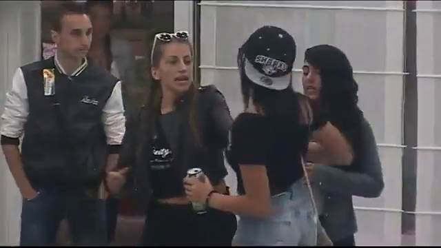 Svadja, tuča, zadruga (12)