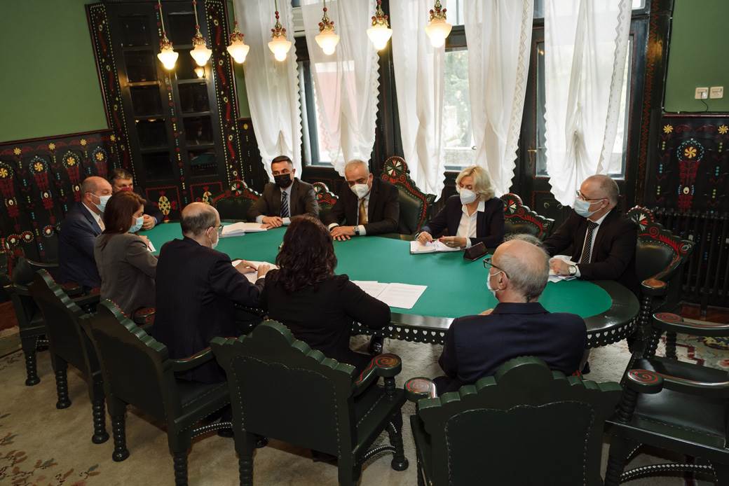 Gradonačelnik Subotice Stevan Bakić sastao se danas sa ambasadorom Italije u Srbiji Karlom Lo Kašom