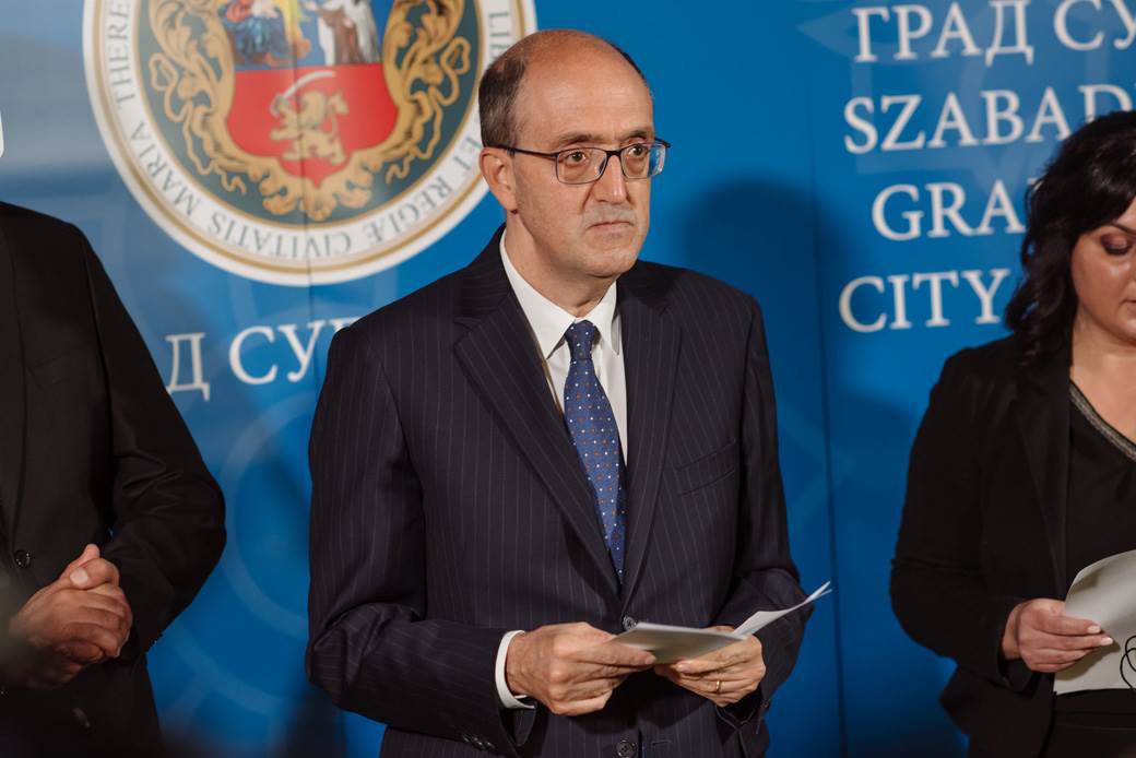 Gradonačelnik Subotice Stevan Bakić sastao se danas sa ambasadorom Italije u Srbiji Karlom Lo Kašom