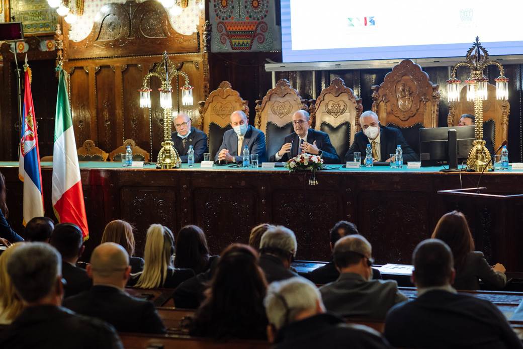 Gradonačelnik Subotice Stevan Bakić sastao se danas sa ambasadorom Italije u Srbiji Karlom Lo Kašom