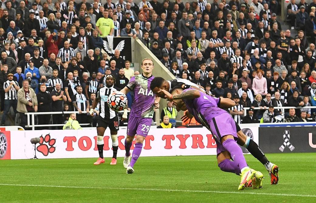 njukasl totenhem (1)