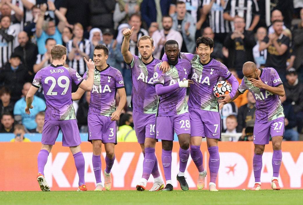 njukasl totenhem (8)