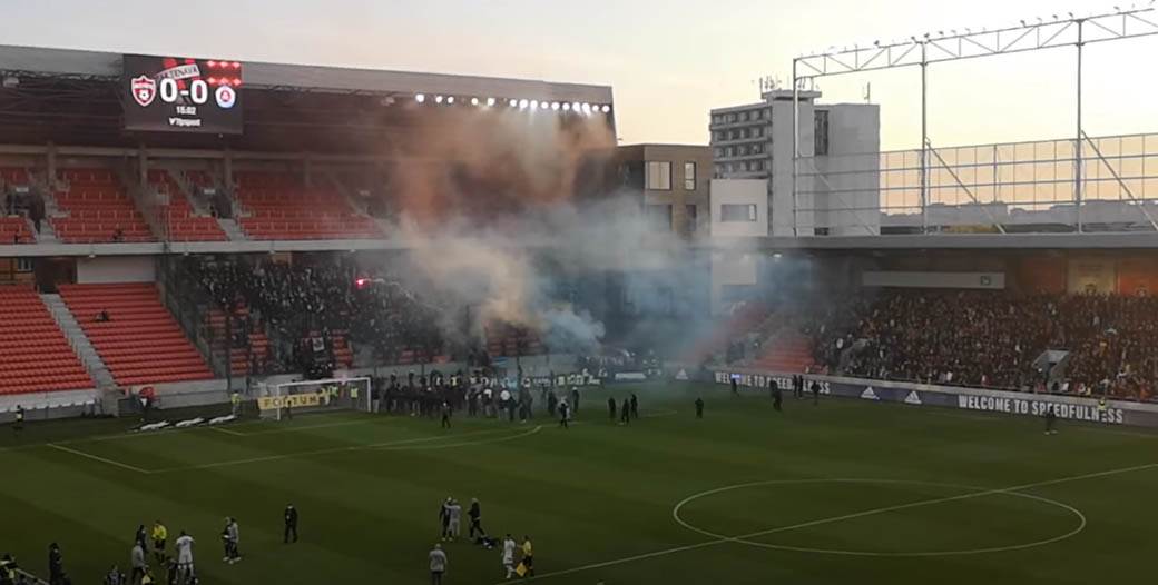 Tuča navijača na derbiju u Slovačkoj