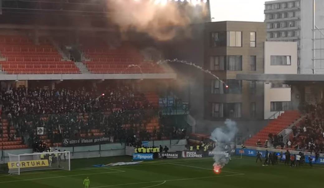 Tuča navijača na derbiju u Slovačkoj
