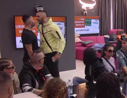 Screenshot 2021-10-18 180052