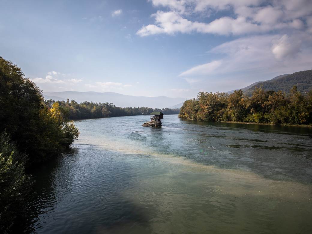 Kako kućica na Drini izgleda unutra i ko je vlasnik