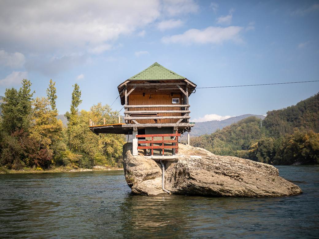 Kako kućica na Drini izgleda unutra i ko je vlasnik