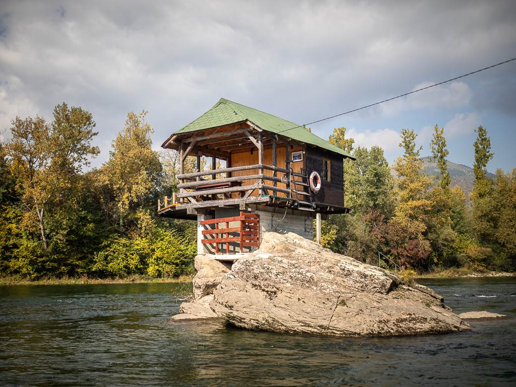 Kako kućica na Drini izgleda unutra i ko je vlasnik