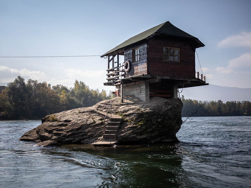 Kako kućica na Drini izgleda unutra i ko je vlasnik