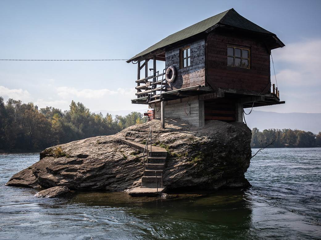 Kako kućica na Drini izgleda unutra i ko je vlasnik