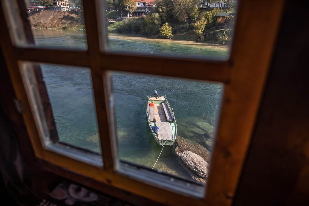 Kako kućica na Drini izgleda unutra i ko je vlasnik
